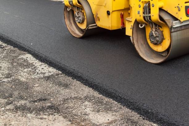 Best Affordable Driveway Paving  in Leavenworth, KS