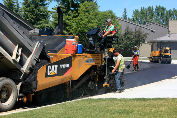Best Professional Driveway Pavers  in Leavenworth, KS